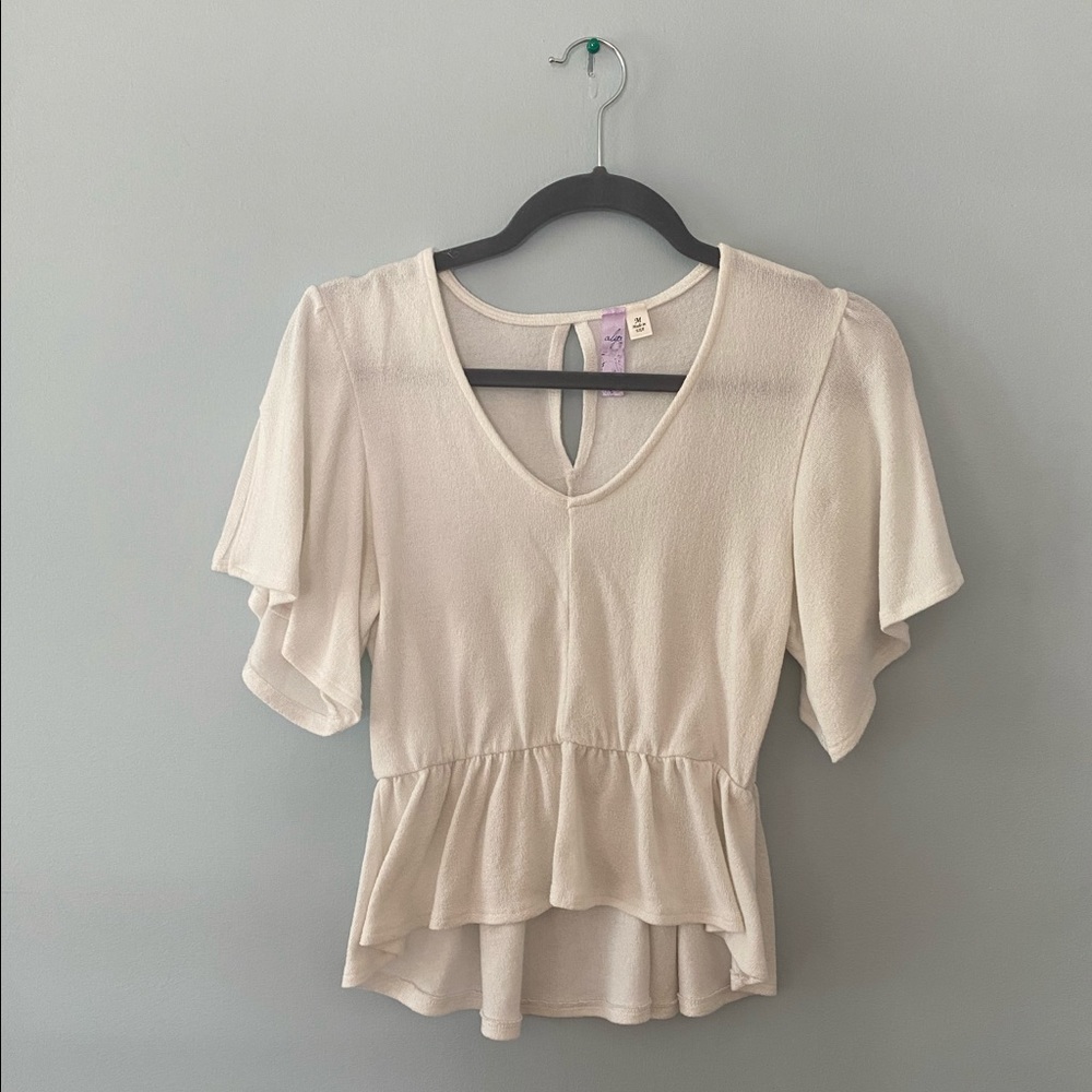 White short sleeve top